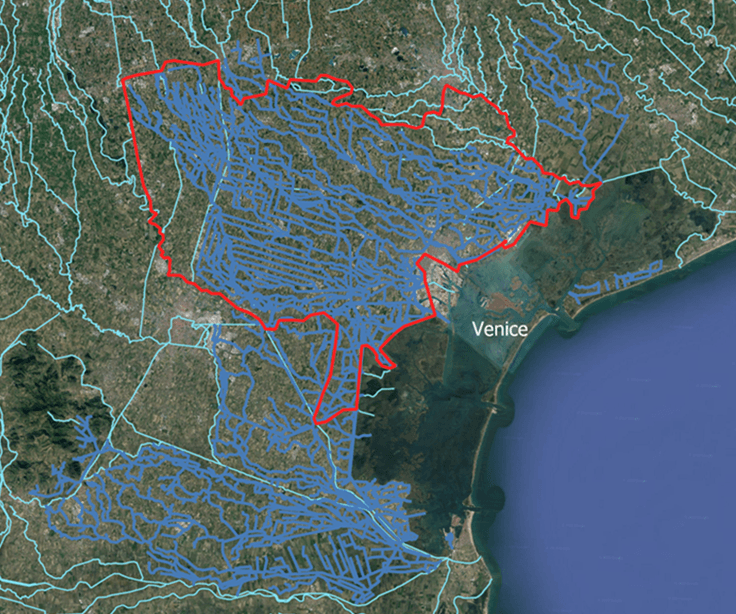 Figure 1: Drainage basin of the Lagoon of Venice (Veneto region). The area of competence of CBAR spans over more than 100,000 hectares and 2,350 km of river network.